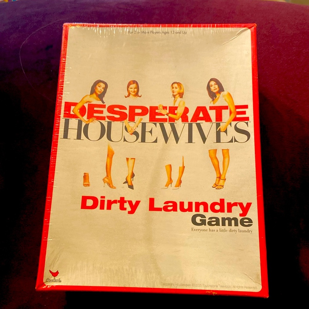 Desperate Housewives Dirty Laundry Game Board GameBrand New Cardinal 2005